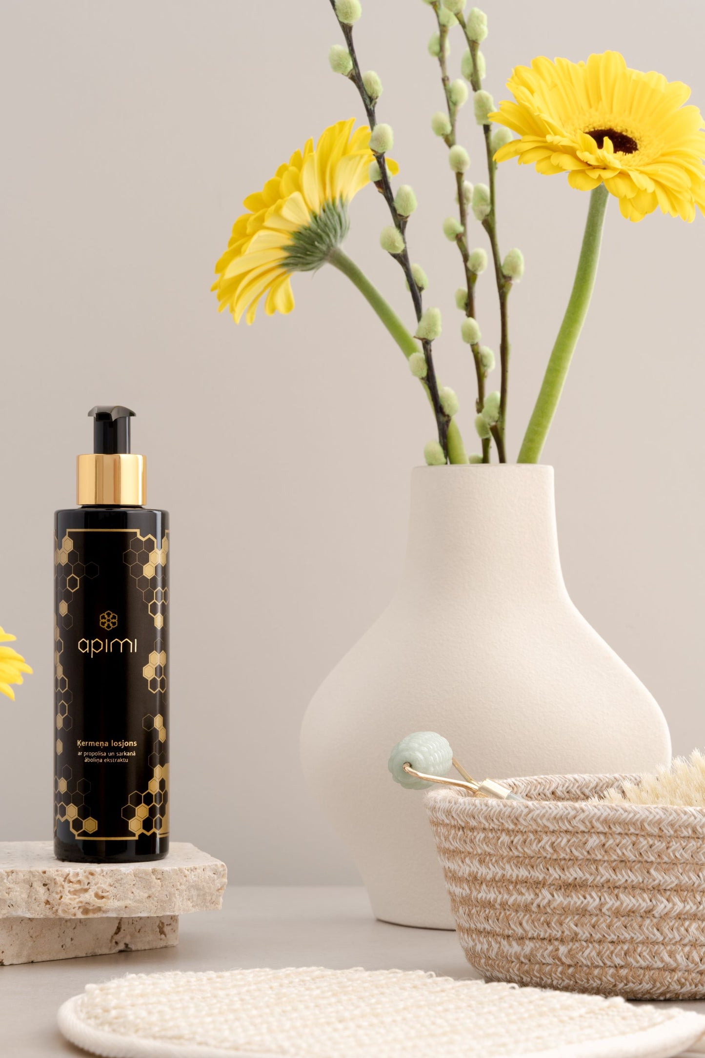 Apimi Body Lotion with Red Clover Extract-100Ml
